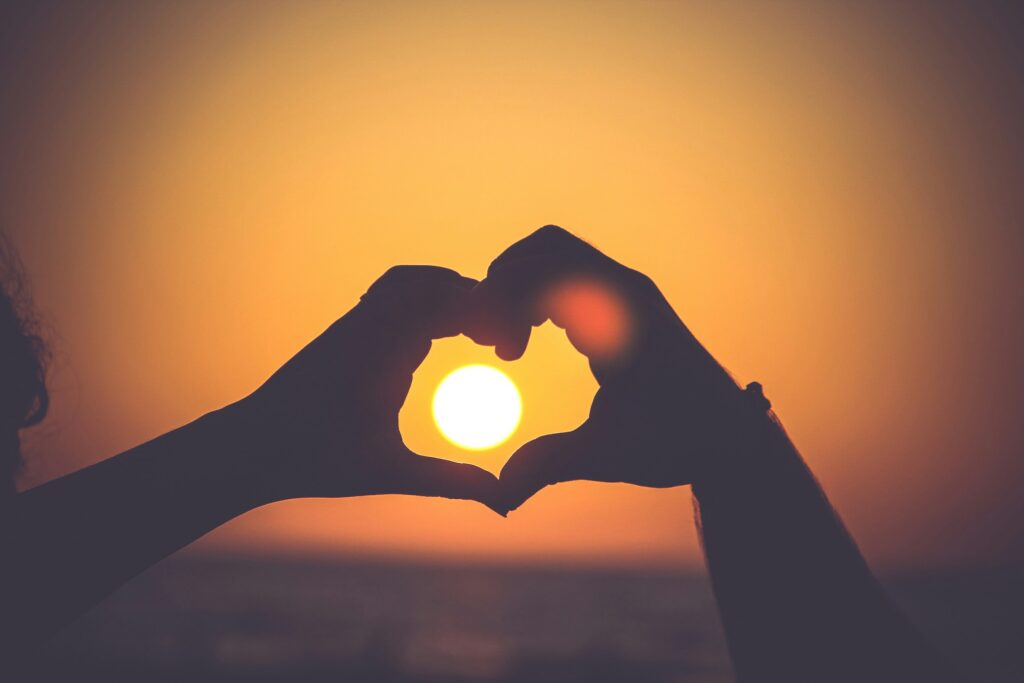 Understanding Love Languages: The Key to Strong Relationships 1 Af0sF2OS5S5gatqrKzVP Silhoutte
